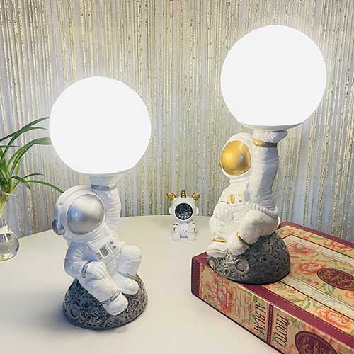 Lámpara Portátil Infantil Astronauta USB