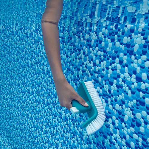 Cepillo Giratorio 180° Para Piscinas Bestway