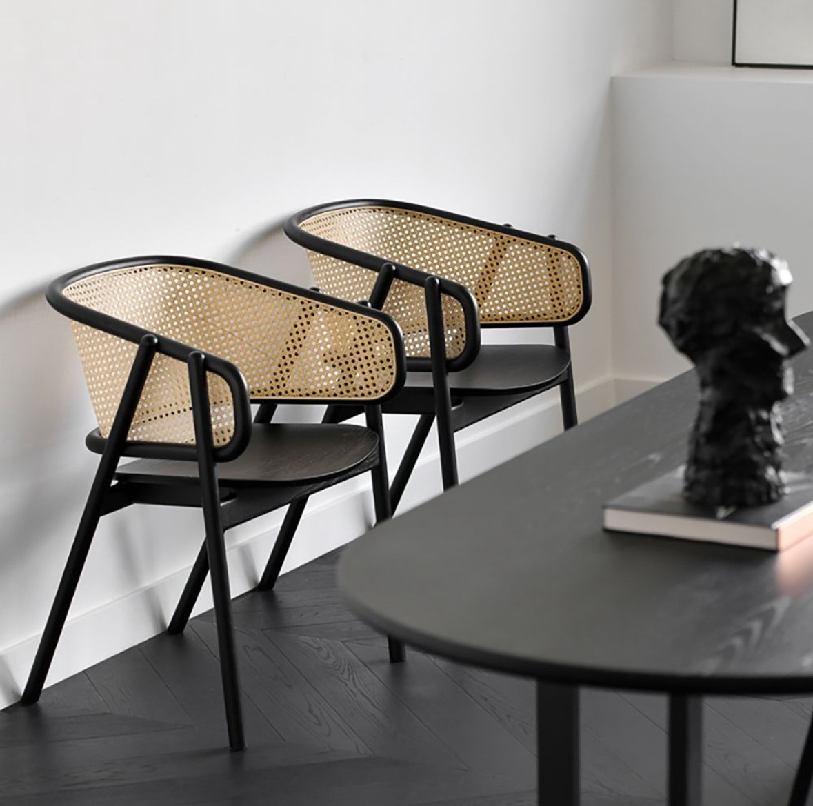 Juego De Living Tavush 2 Butacas + Mesa